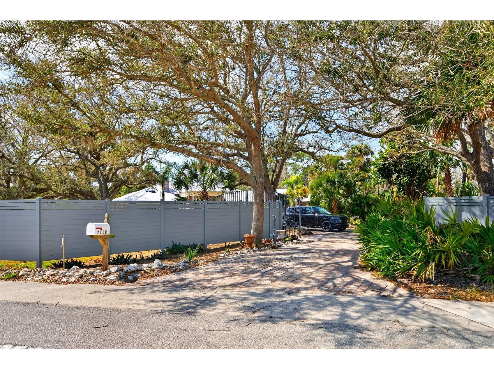 7108 Midnight Pass Road Sarasota FL 34242 A4685107 image83
