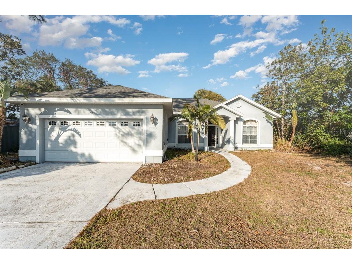 7109 Queen Palm Circle Sarasota FL 34243 TB8339926 image1