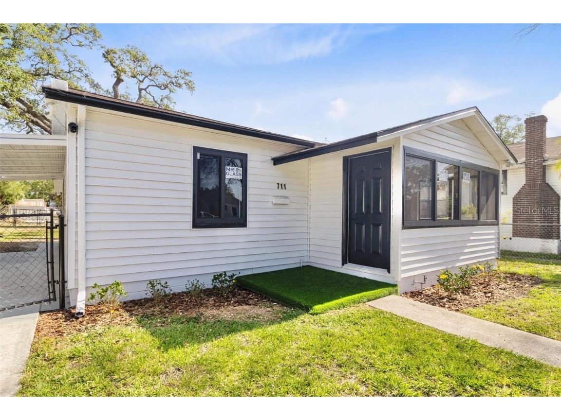 711 19th Avenue S Saint Petersburg FL 33705 TB8363986 image1