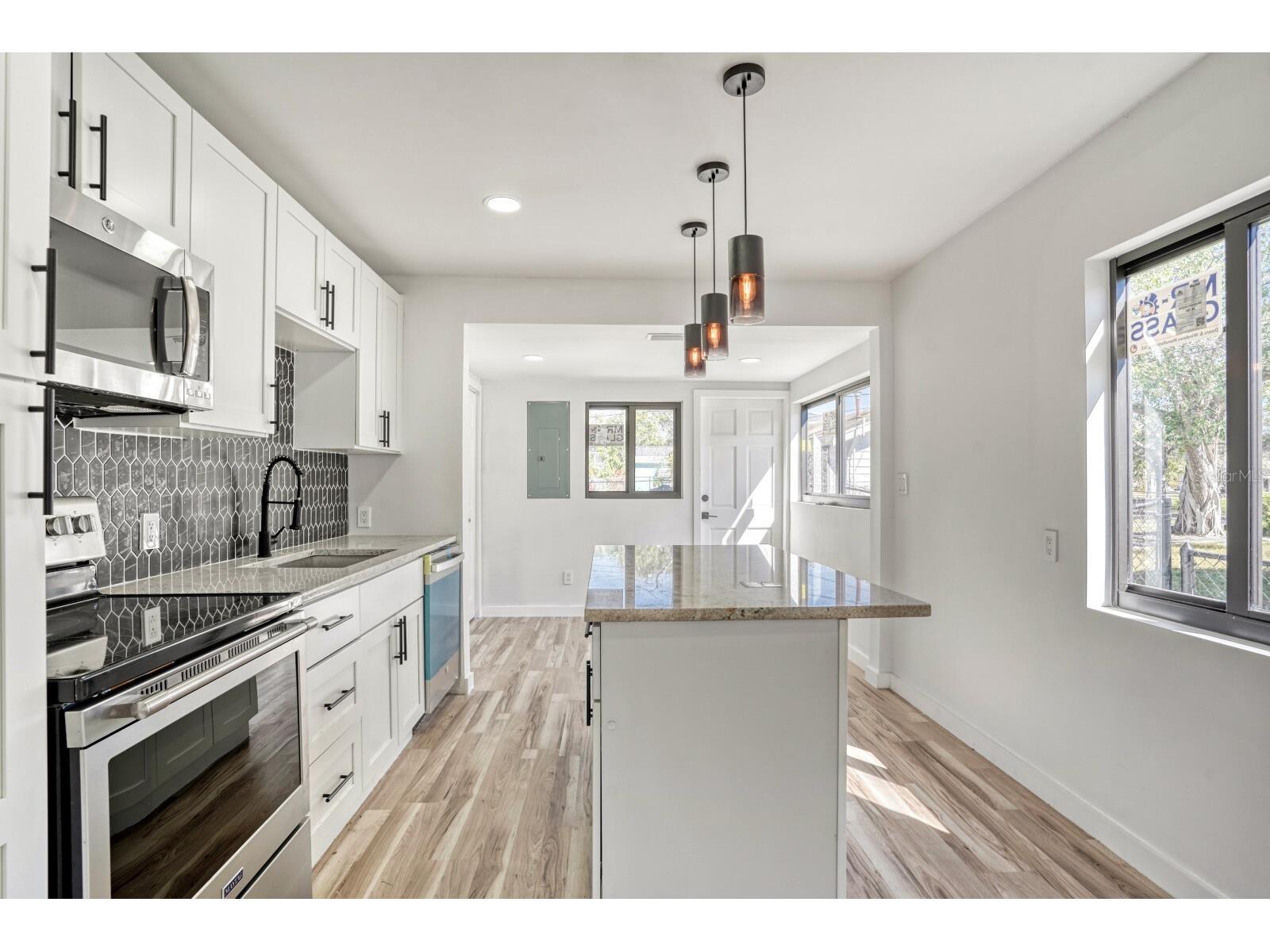 711 19th Avenue S Saint Petersburg FL 33705 TB8470620 image10