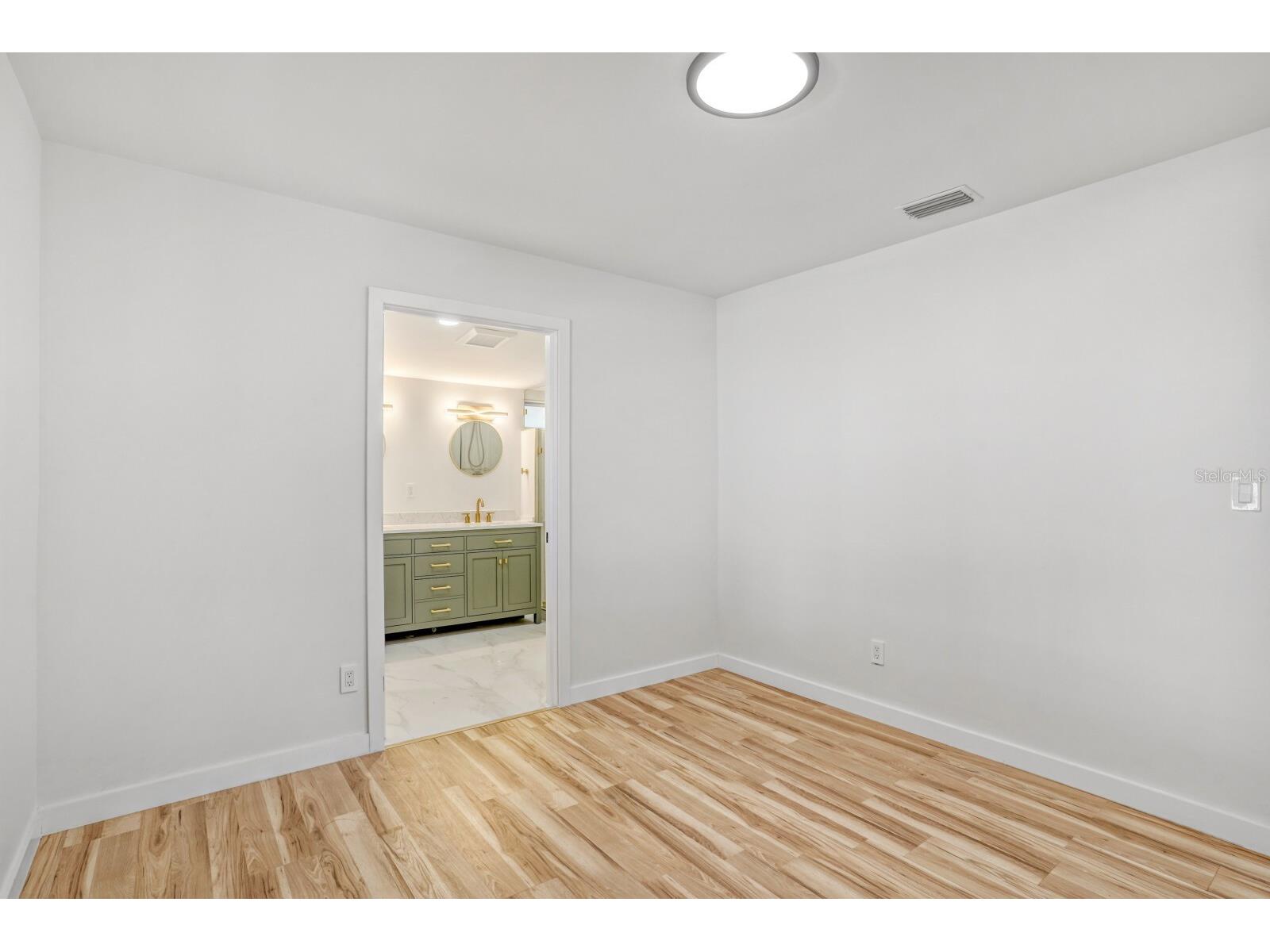 711 19th Avenue S Saint Petersburg FL 33705 TB8470620 image15