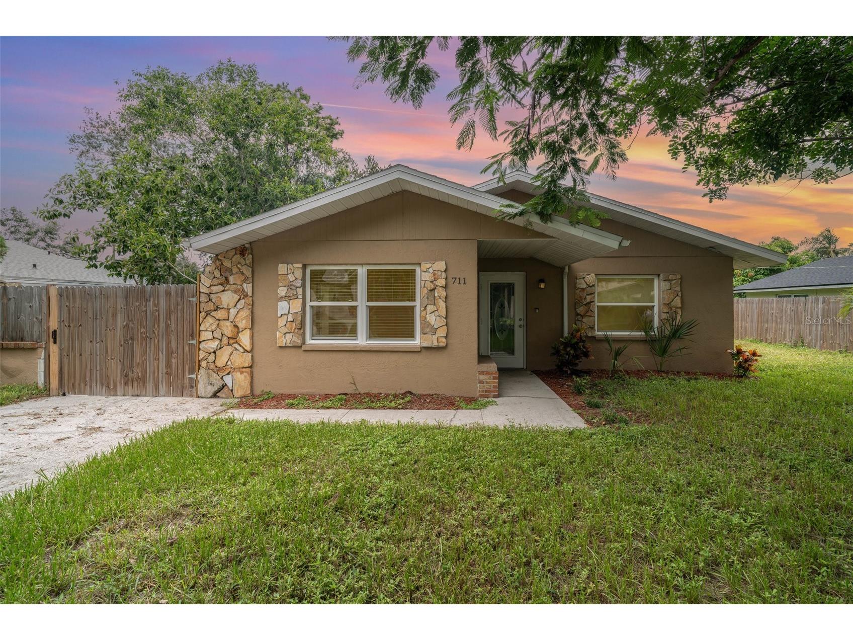 711 64th Avenue Drive E Bradenton FL 34203 TB8424360 image1