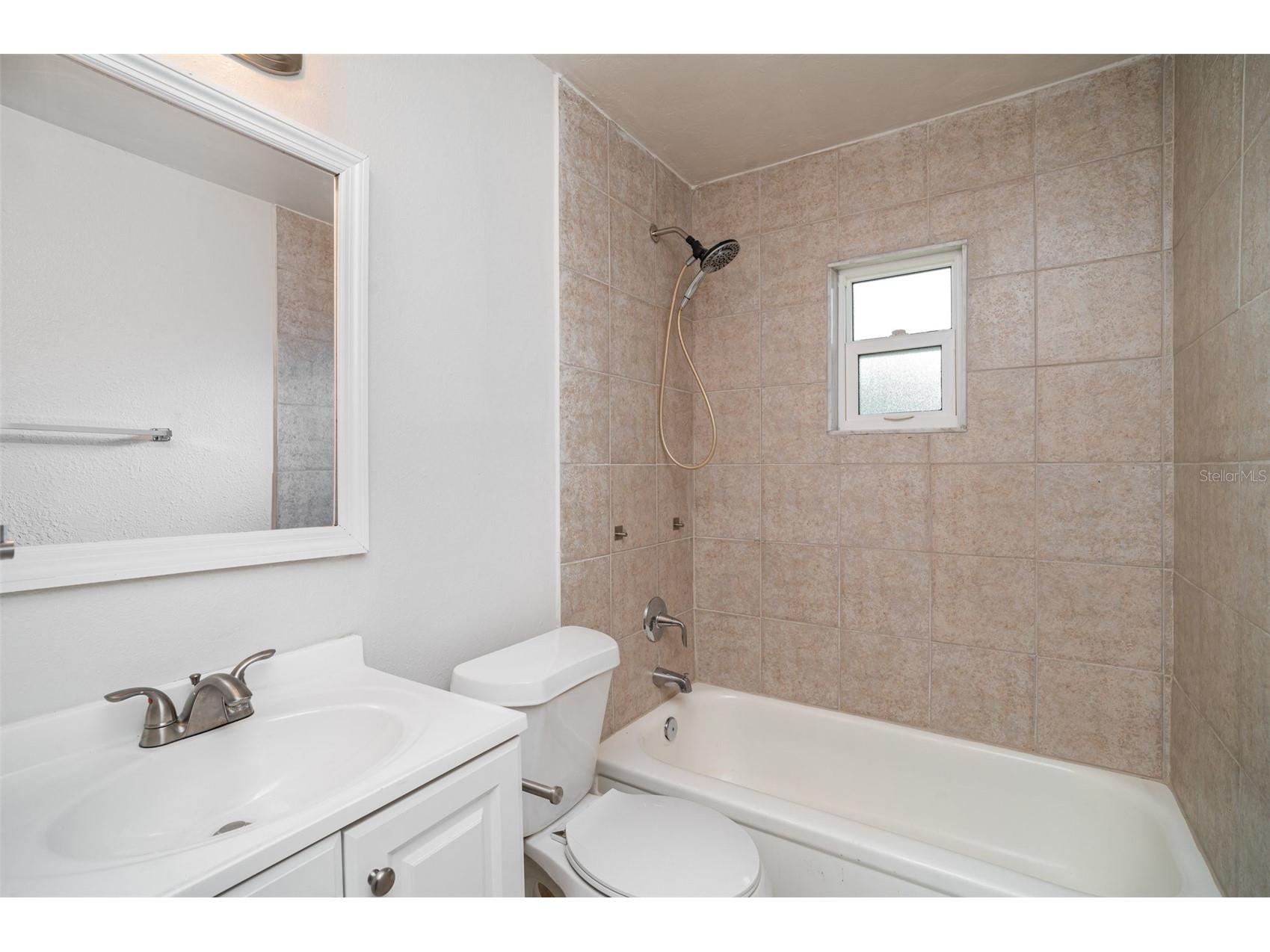 711 64th Avenue Drive E Bradenton FL 34203 TB8424360 image15