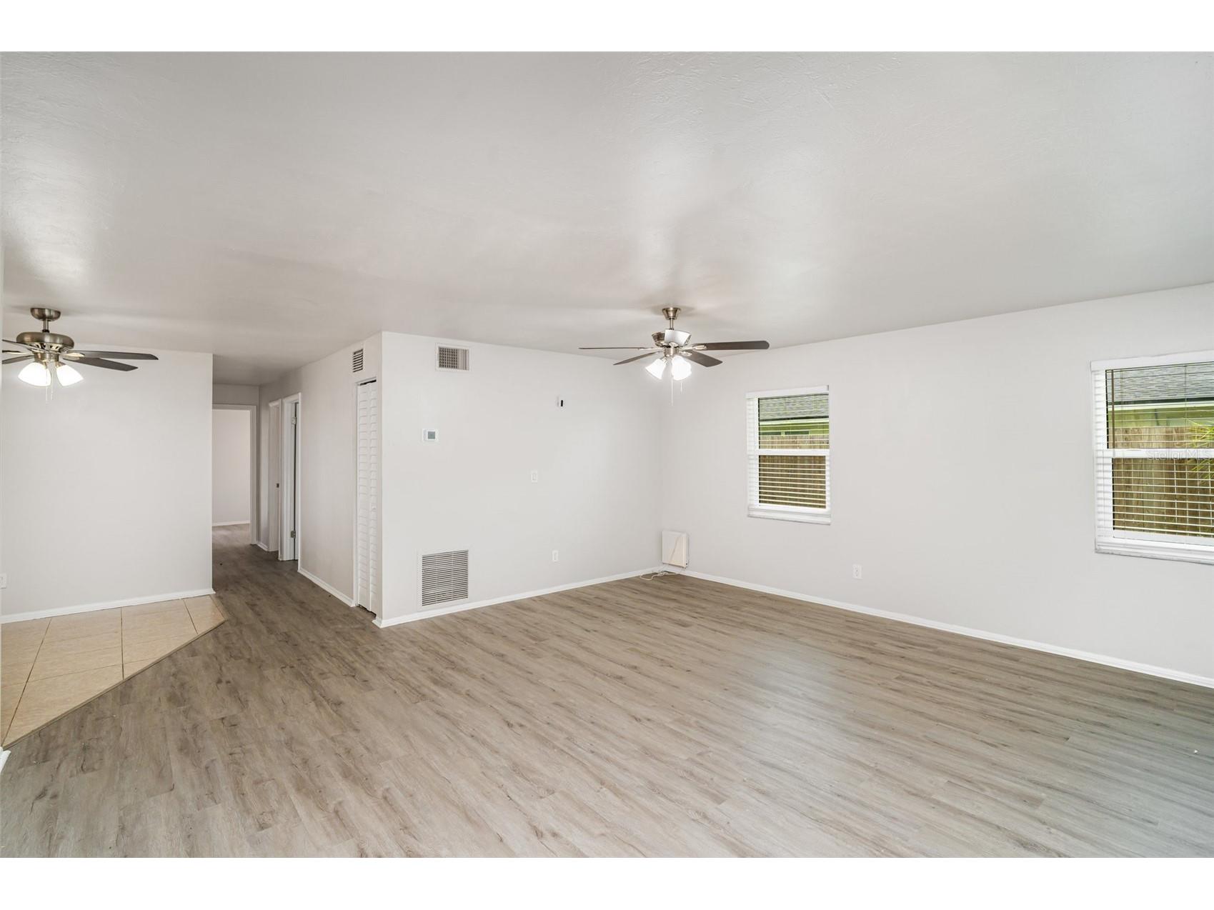 711 64th Avenue Drive E Bradenton FL 34203 TB8424360 image6