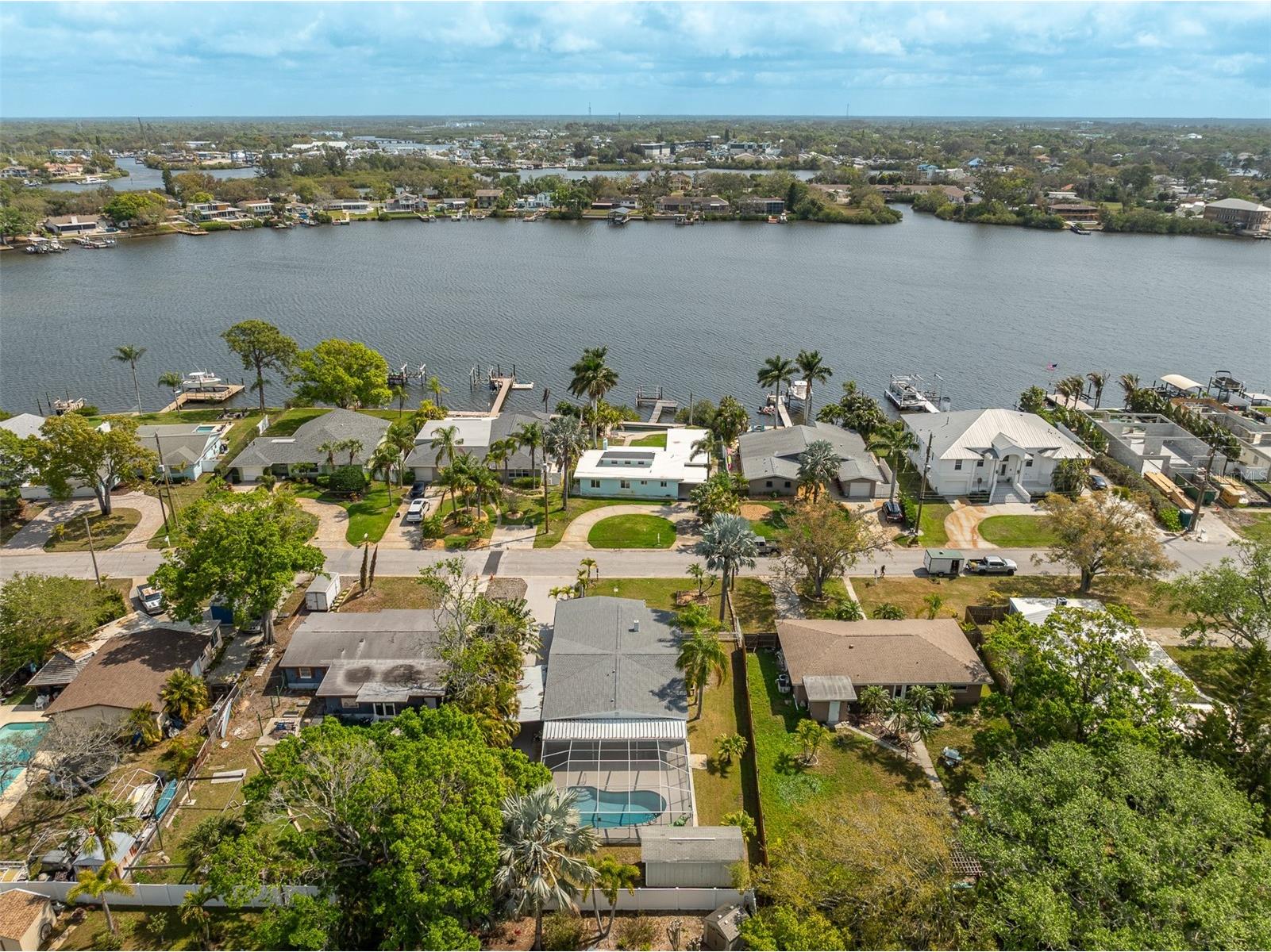 711 Bayshore Drive Tarpon Springs FL 34689 TB8486828 image1