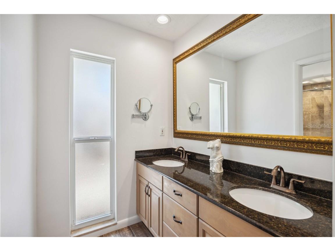 711 Birdsong Lane Sarasota FL 34242 A4646201 image24