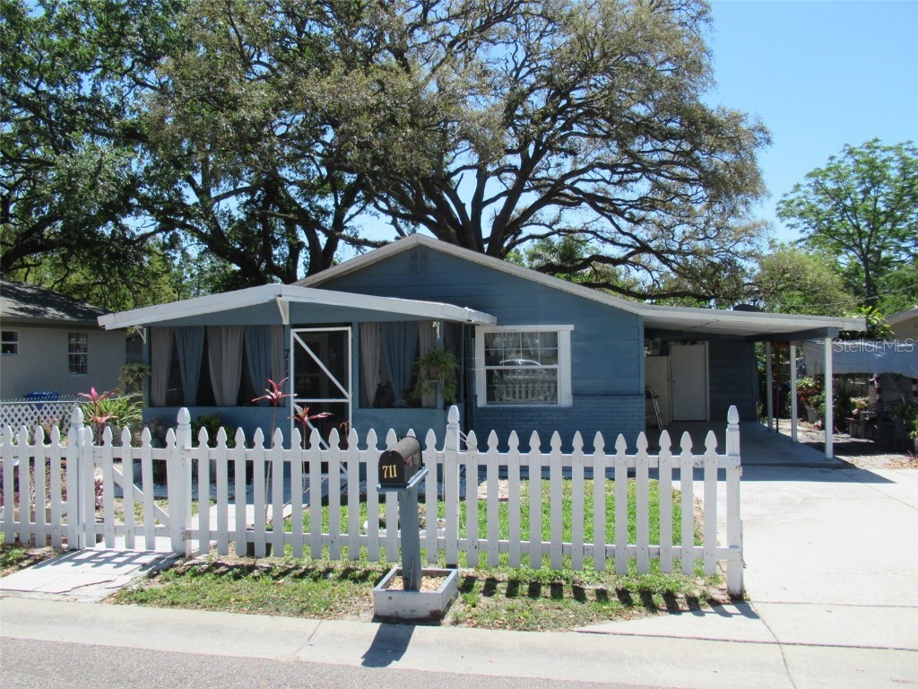 711 E 129th Avenue Tampa FL 33612 TB8366450 image1