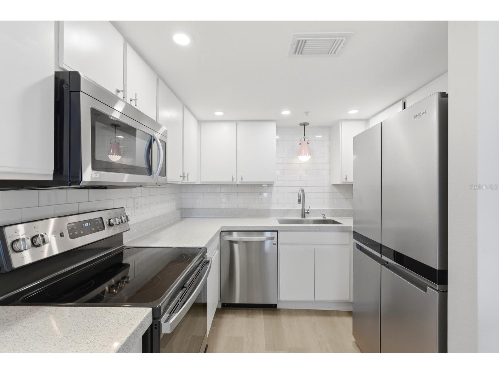 711 N Halifax Avenue #101 Daytona Beach FL 32118 FC316981 image8