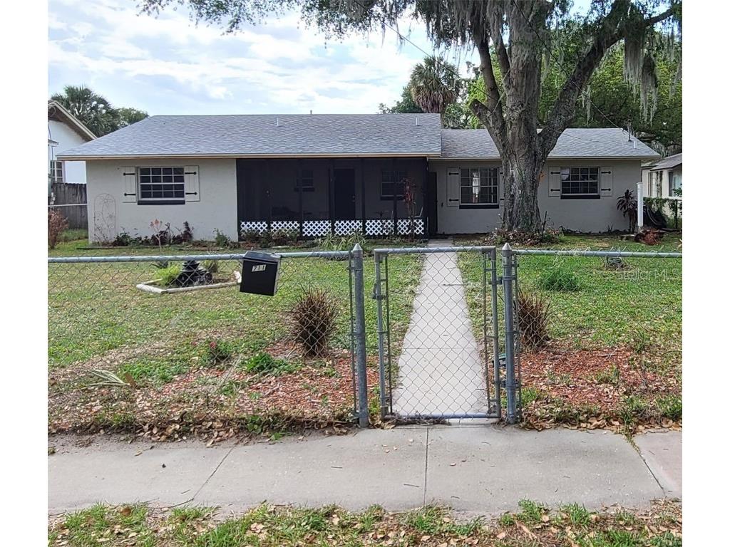 711 N Saint Clair Abrams Avenue Tavares FL 32778 O6108261 image1