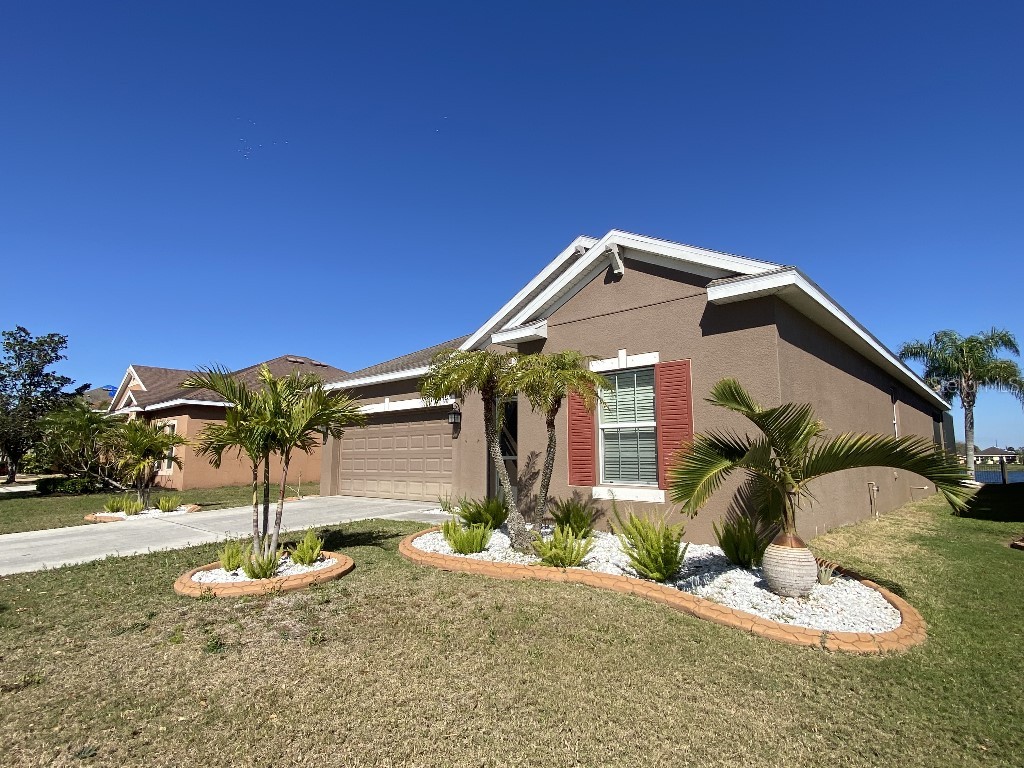 711 Parker Den Drive Ruskin FL 33570 - BAHIA LAKES TB8446390 image1