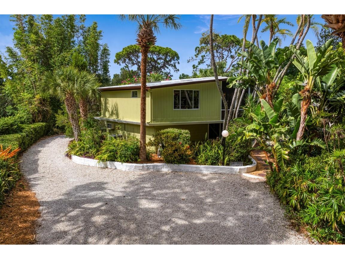 711 Pinellas Point Drive S Saint Petersburg FL 33705 TB8345527 image1