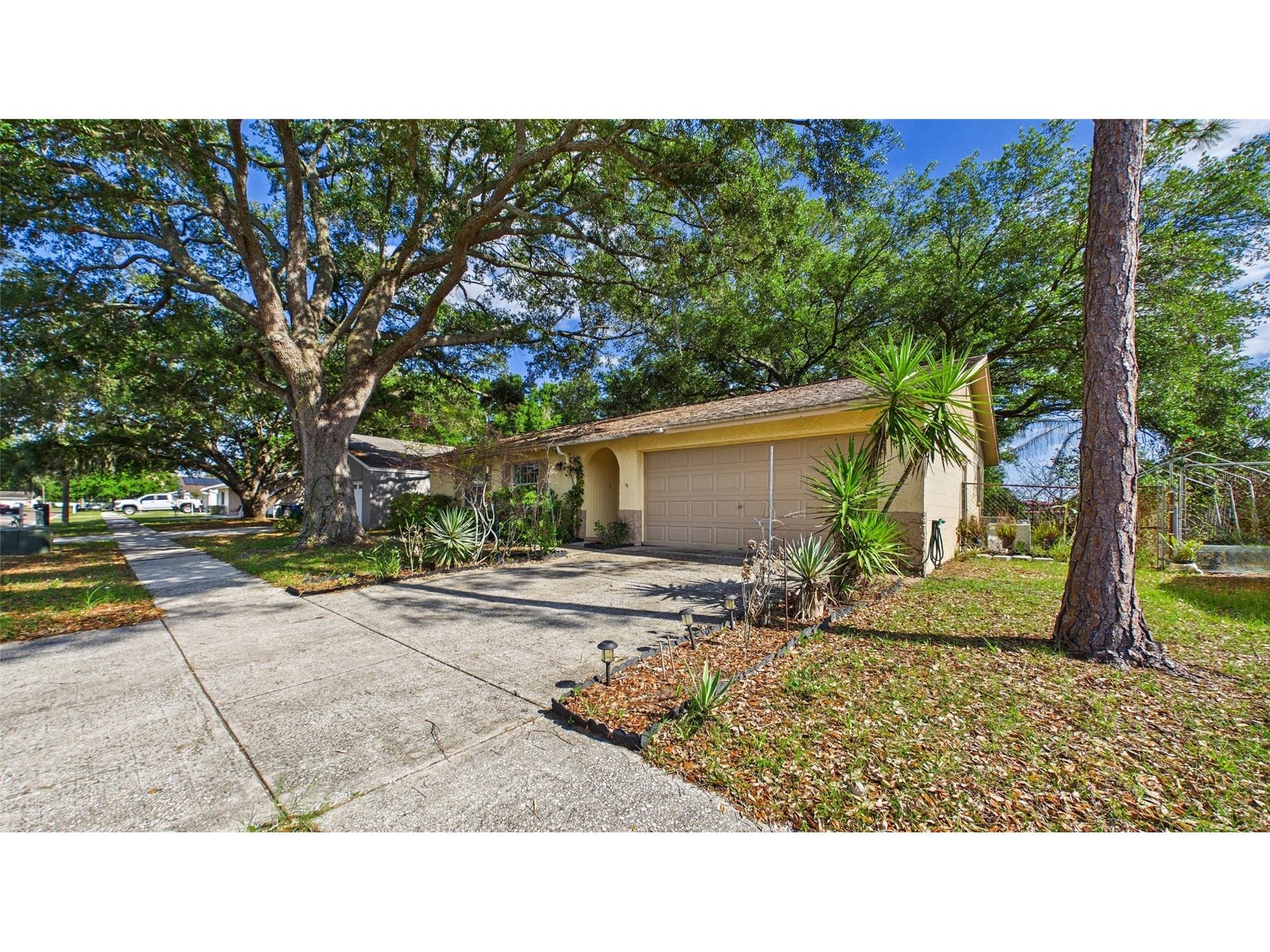 711 Regent Circle S Brandon FL 33511 TB8494976 image21