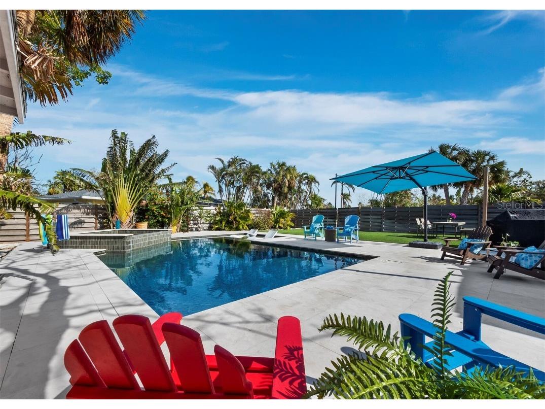 711 Russell Street Longboat Key FL 34228 - SARASOTA BAY THE GULF A4636733 image2