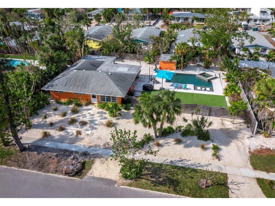 711 Russell Street Longboat Key FL 34228 - SARASOTA BAY THE GULF A4636733 image3