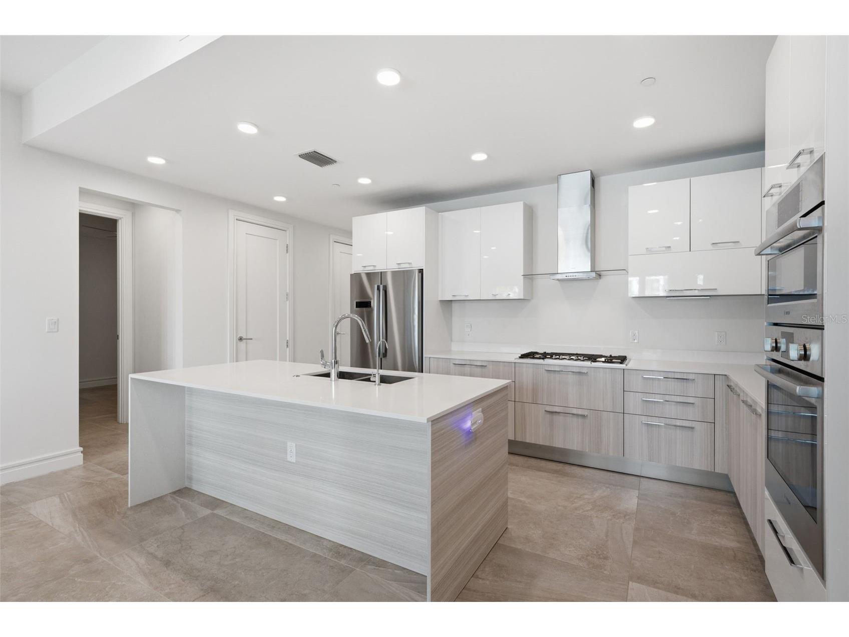 711 S Palm Avenue #302 Sarasota FL 34236 A4688989 image10