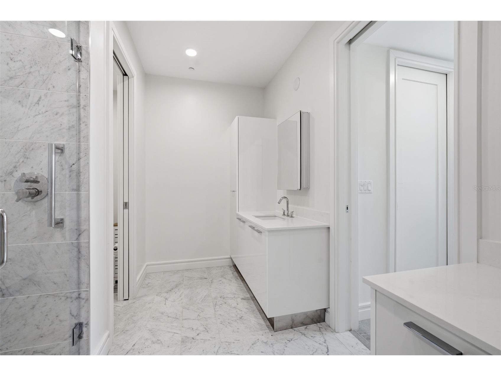 711 S Palm Avenue #302 Sarasota FL 34236 A4688989 image16
