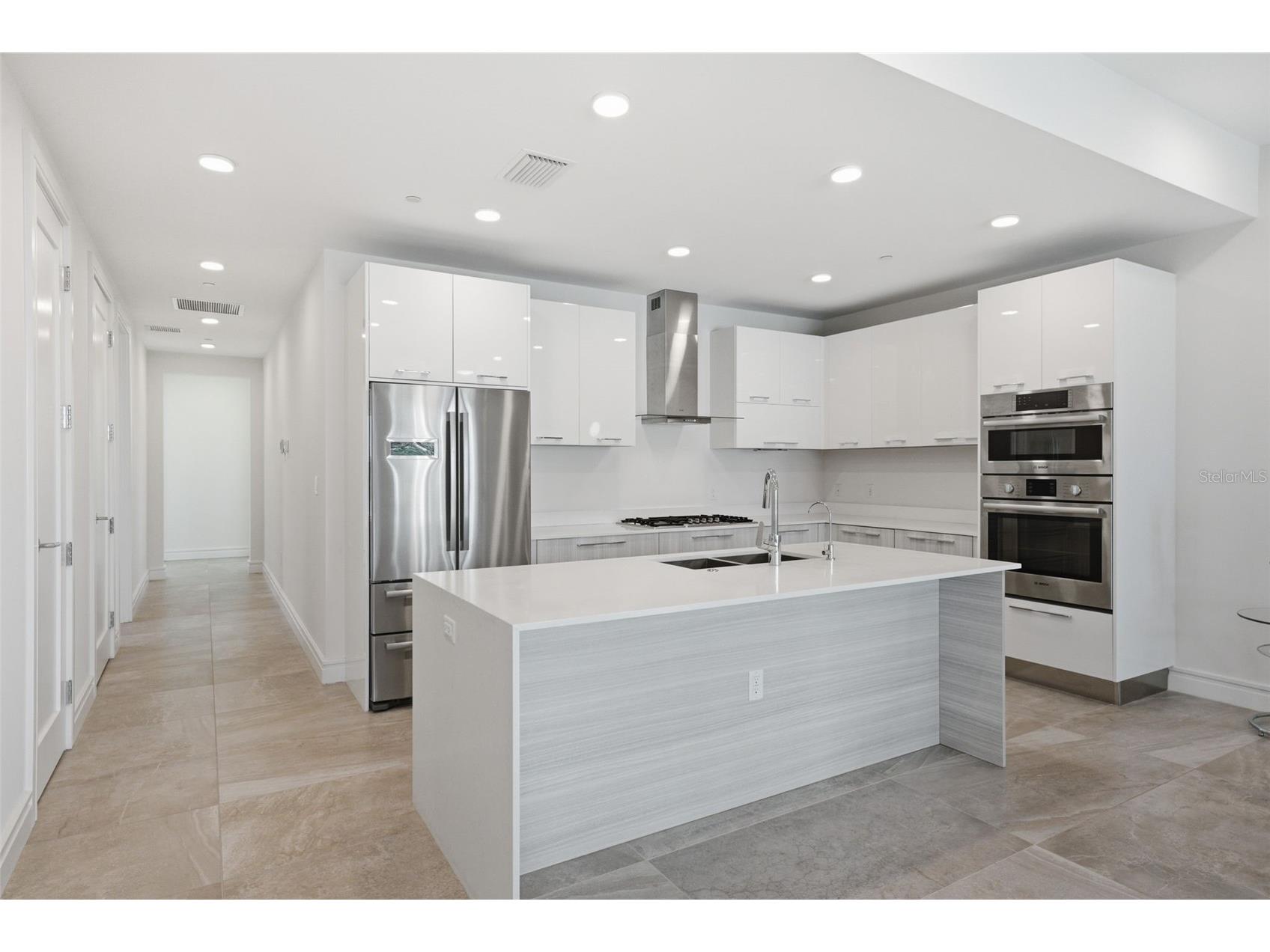 711 S Palm Avenue #302 Sarasota FL 34236 A4688989 image8