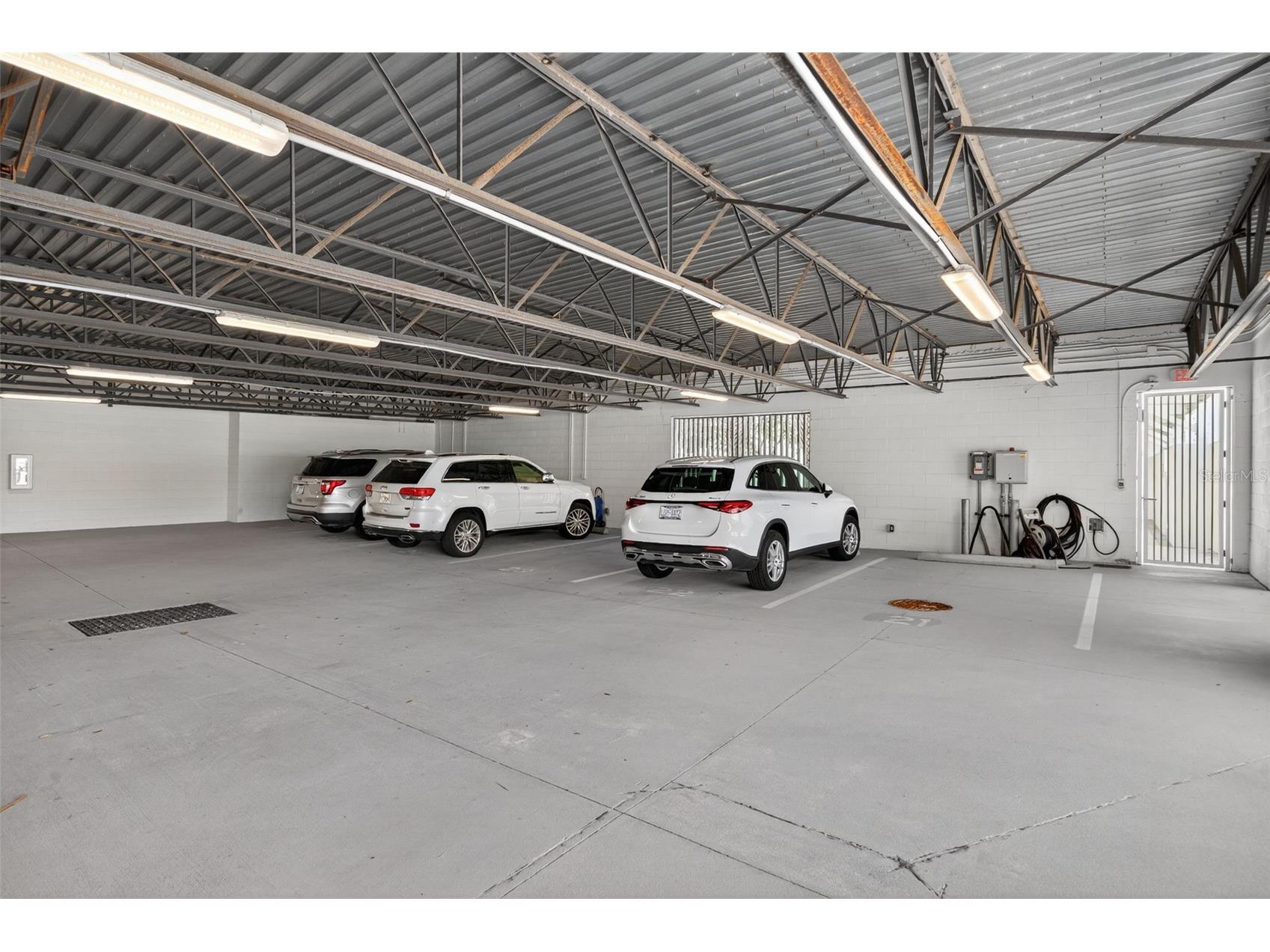 711 S Palm Avenue #303 Sarasota FL 34236 A4666261 image32