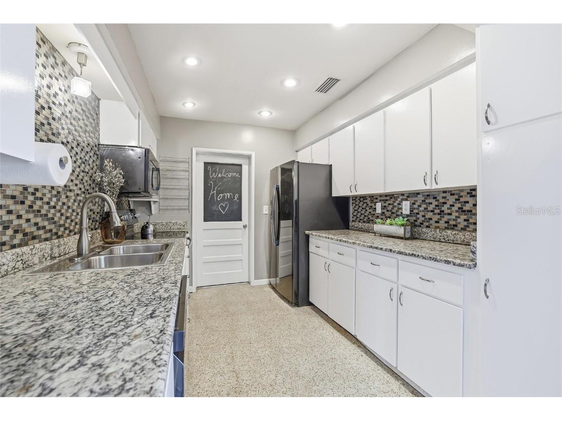 711 San Salvador Drive Dunedin FL 34698 TB8454321 image14