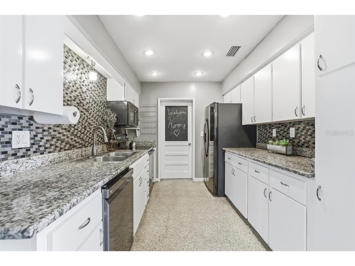 711 San Salvador Drive Dunedin FL 34698 TB8454321 image15