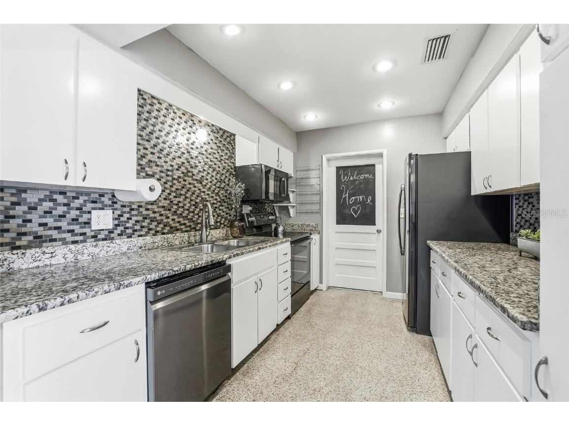 711 San Salvador Drive Dunedin FL 34698 TB8454321 image16