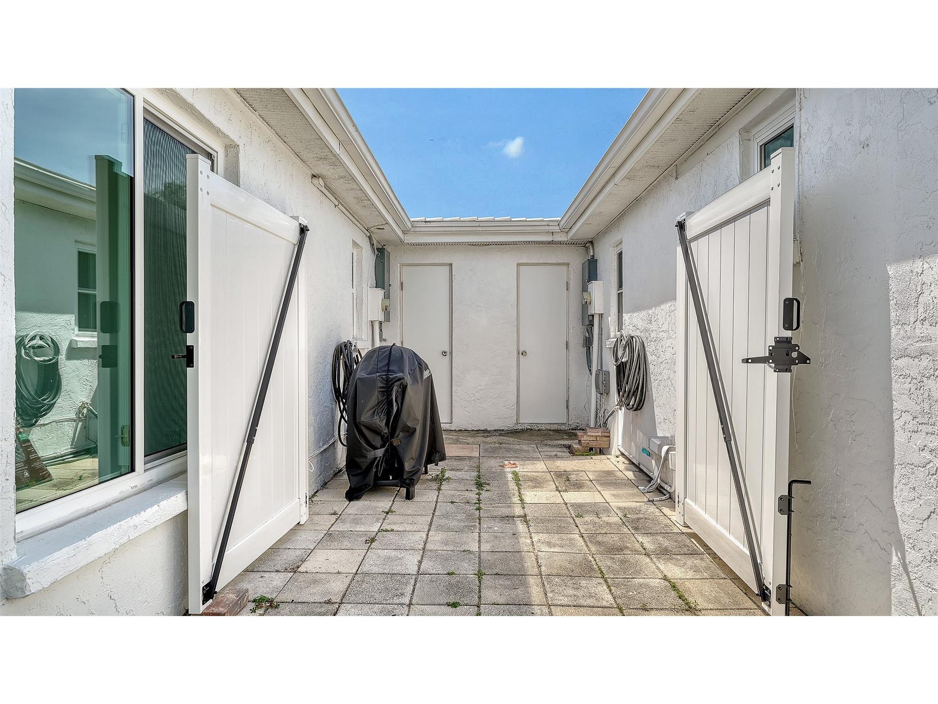 711 Spanish Drive S Longboat Key FL 34228 A4693392 image32