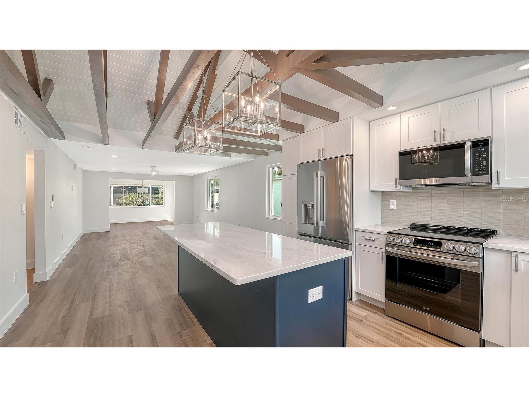 711 Spanish Drive S Longboat Key FL 34228 A4693392 image6