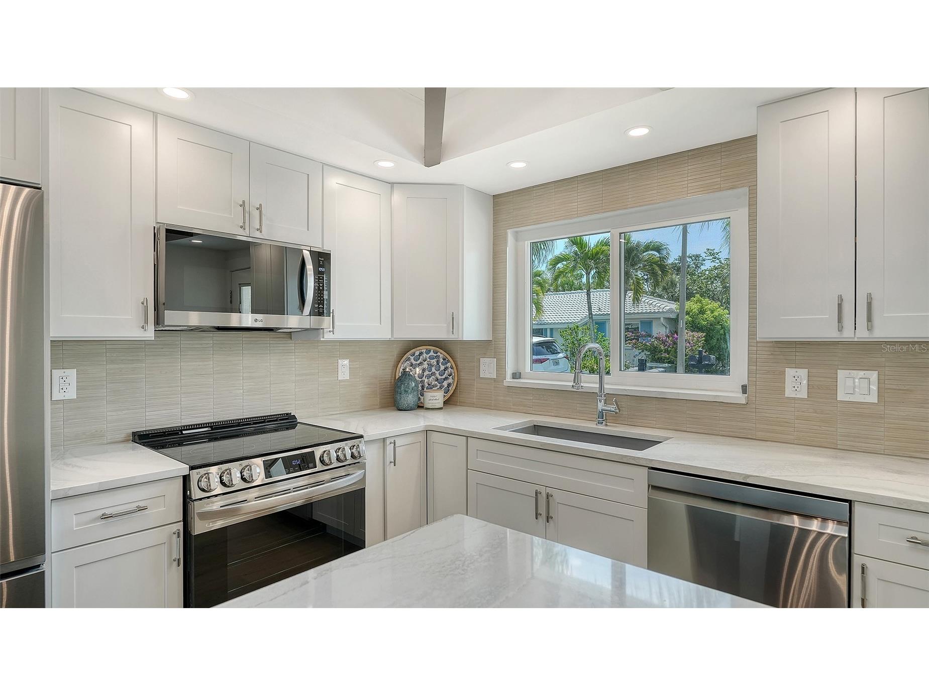 711 Spanish Drive S Longboat Key FL 34228 A4693392 image9