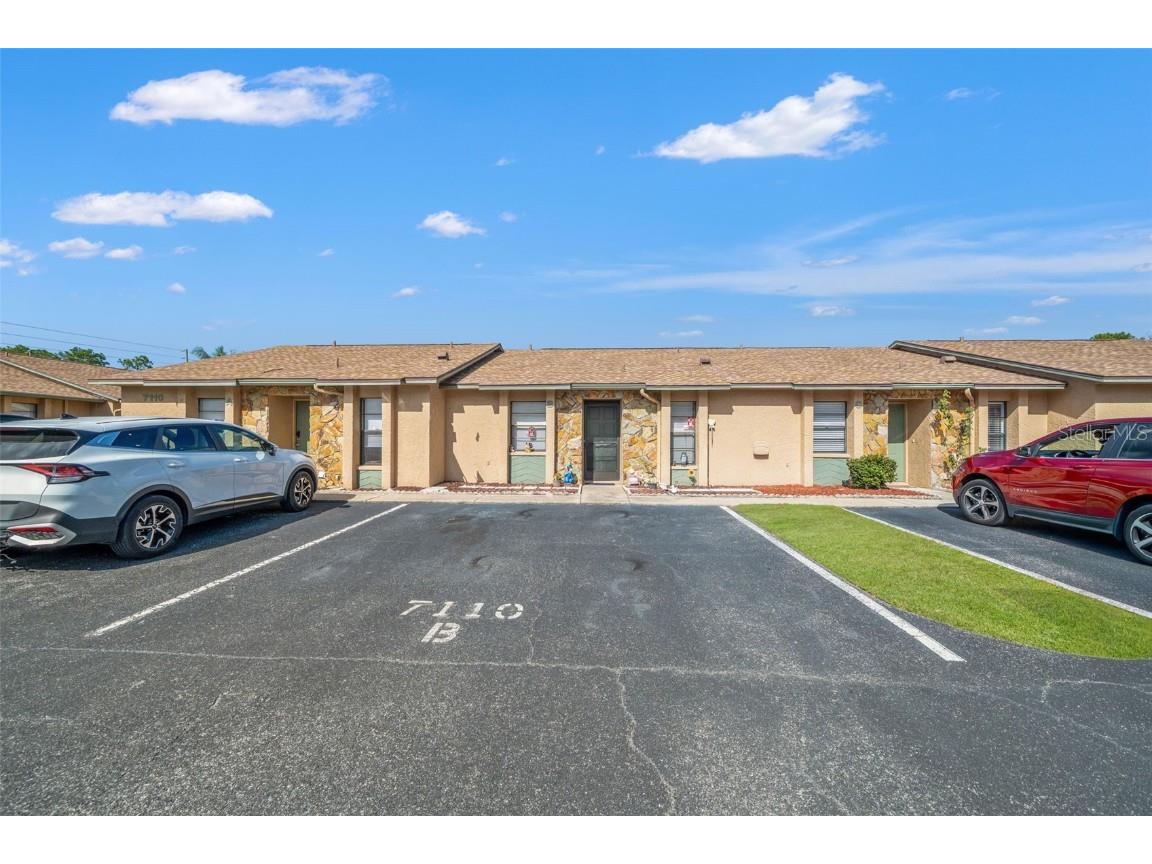 7110 Barclay Avenue #B Spring Hill FL 34609 W7880885 image1