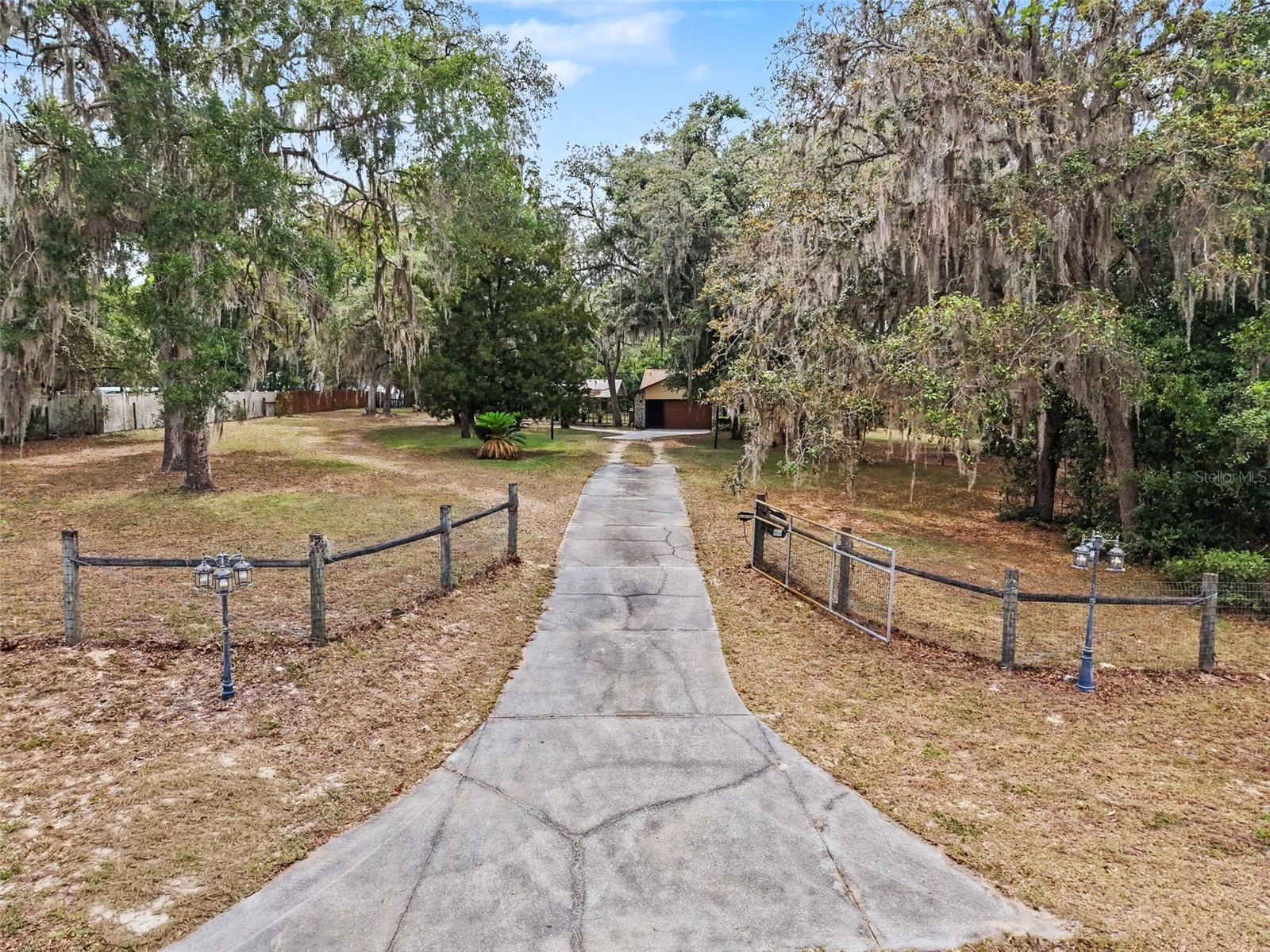 7111 Ricker Avenue Webster FL 33597 W7885452 image2