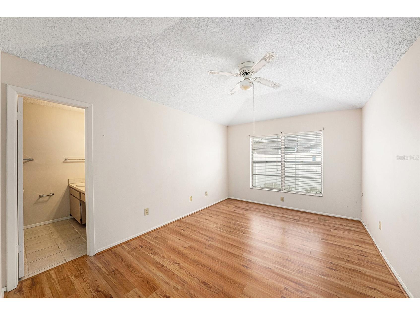 7112 Hollowell Drive Tampa FL 33634 TB8486682 image16