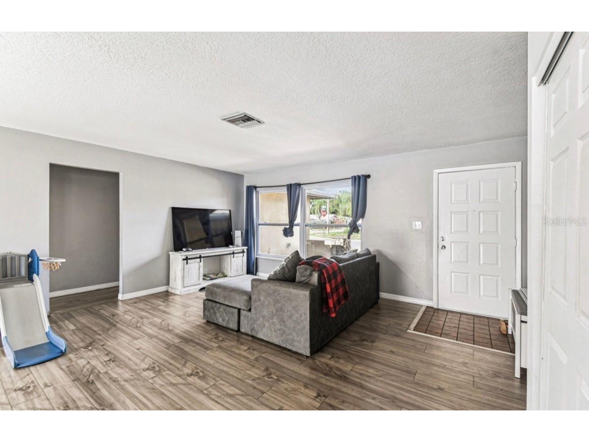 7112 Vista Way Port Richey FL 34668 W7881381 image7