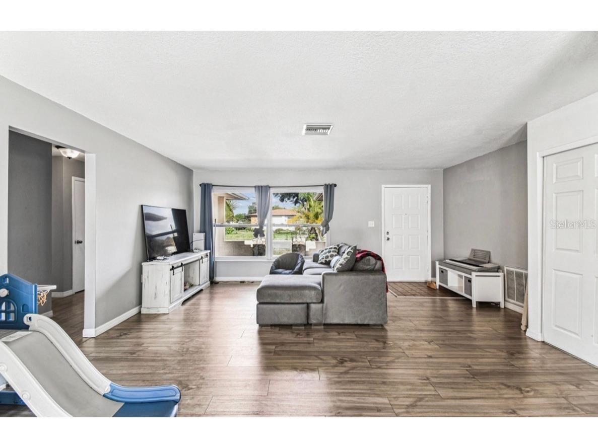 7112 Vista Way Port Richey FL 34668 W7881381 image8