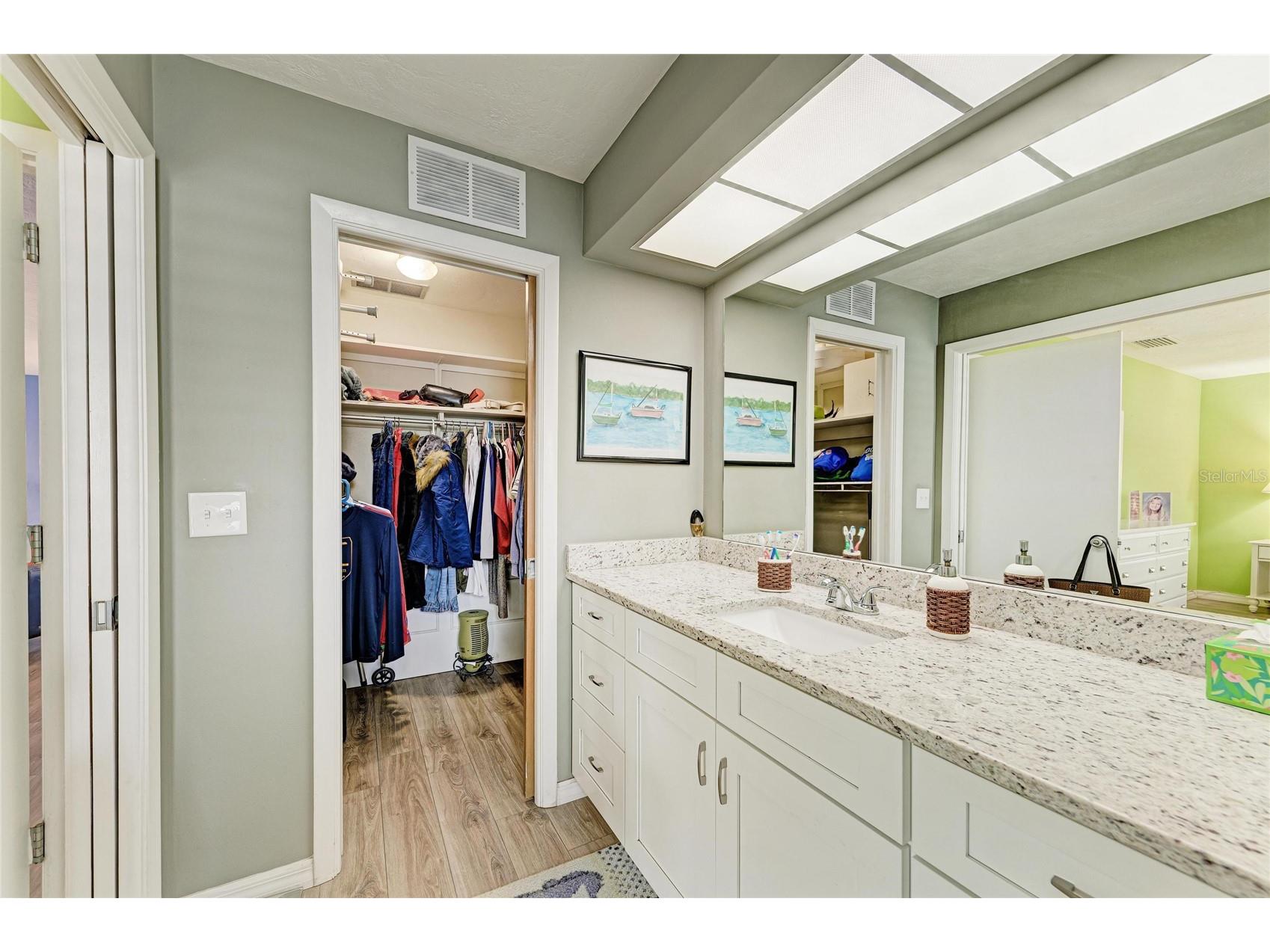 7113 Antigua Place Sarasota FL 34231 A4693104 image37