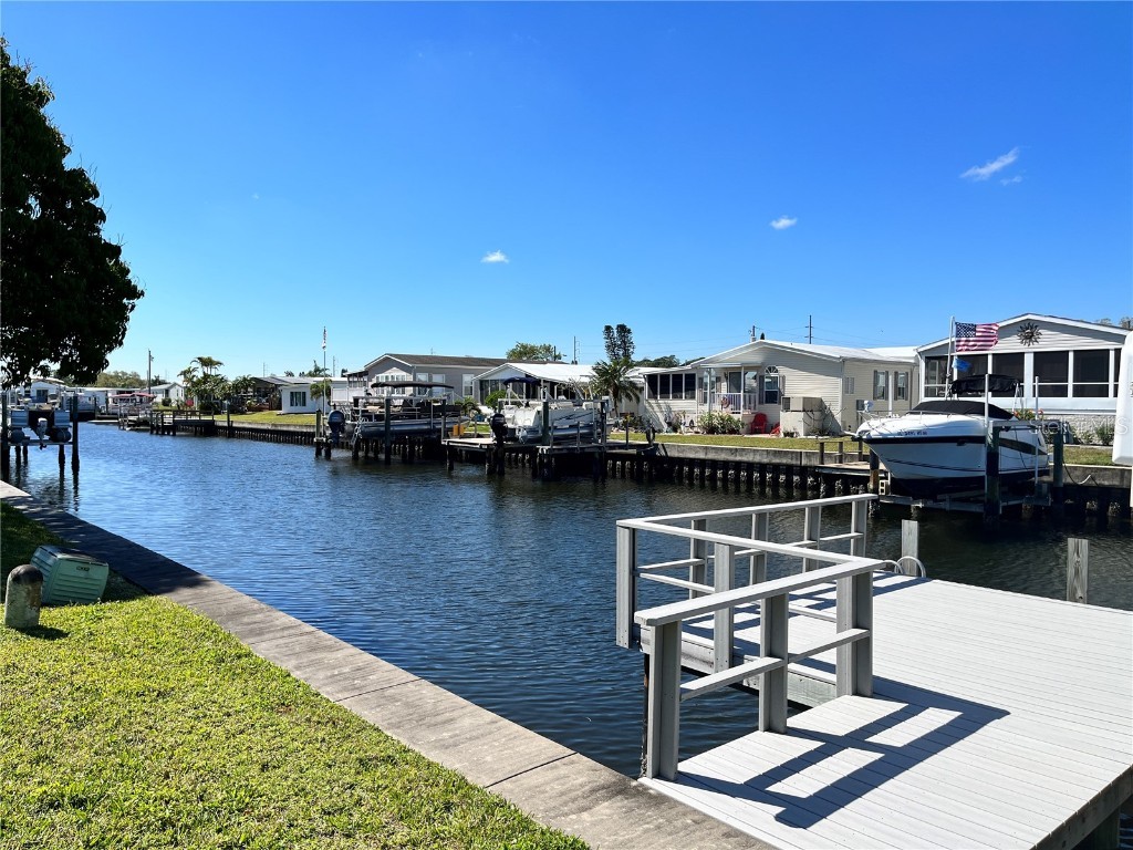 7114 Mount Arlington Drive NE #413 Saint Petersburg FL 33702 U8191627 image1