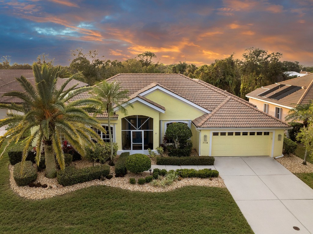 7114 Southgate Court Sarasota FL 34243 A4585256 image1