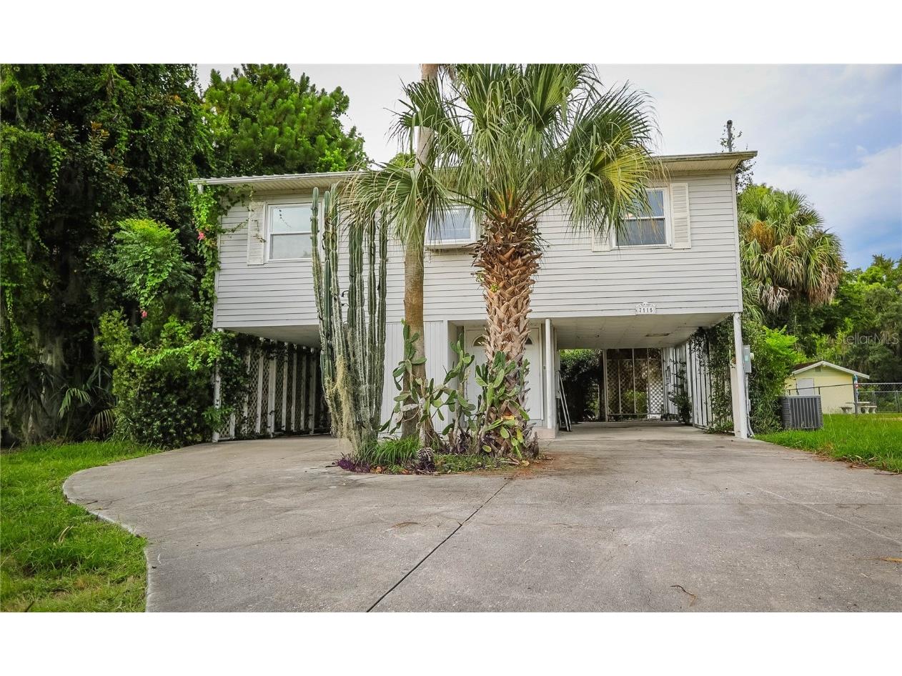 7115 Treasure Island Road Leesburg FL 34788 - CANAL TO LAKE GRIFFIN O6223257 image1