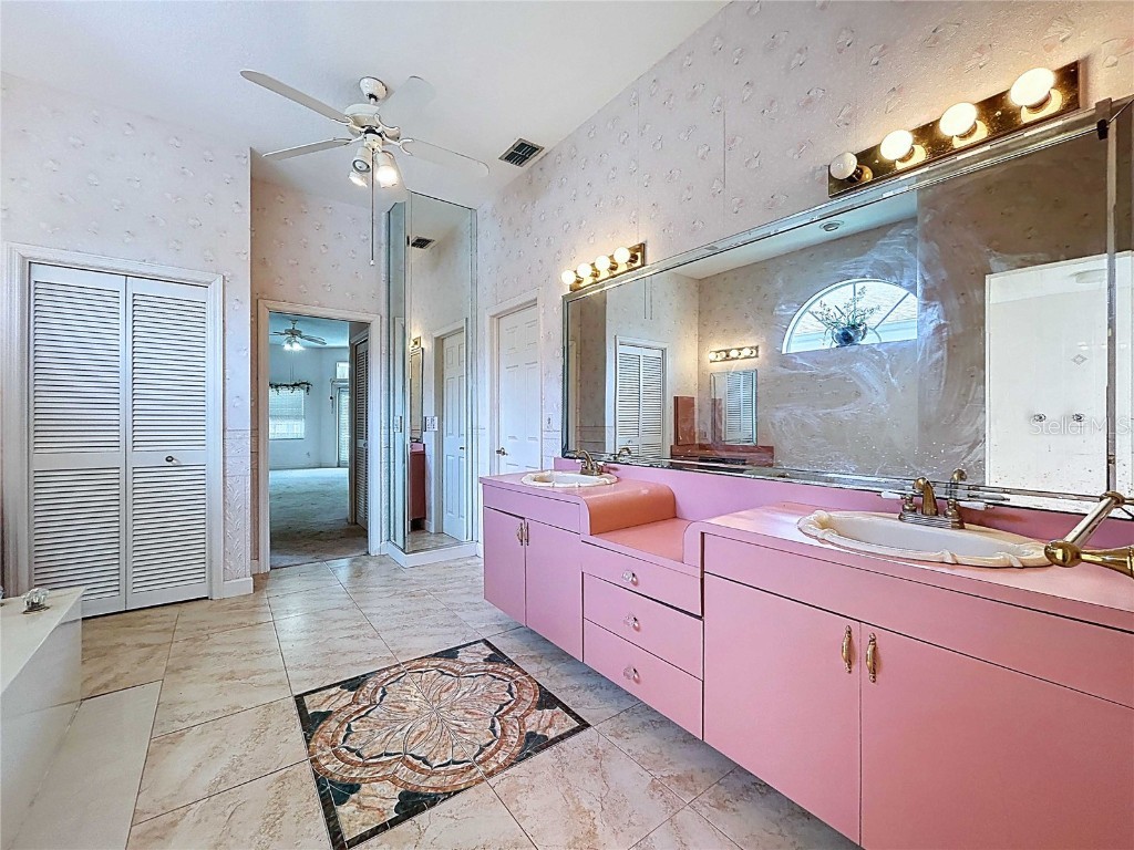 7116 Pebble Beach Lane Seminole FL 33777 - LONG BAYOU TB8422949 image17