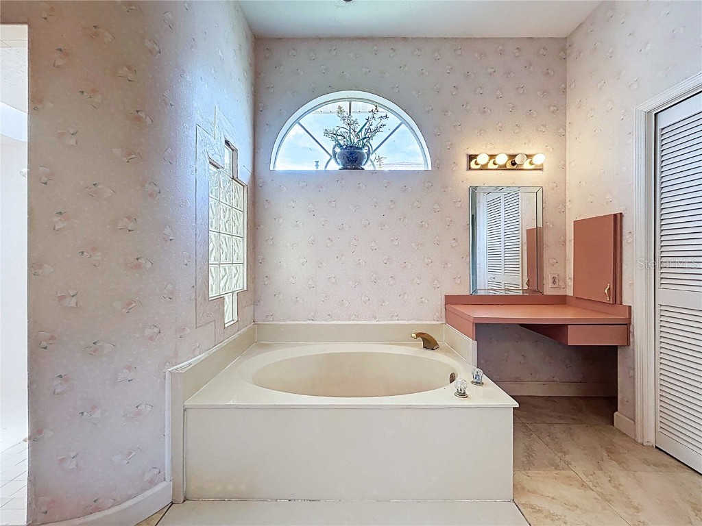 7116 Pebble Beach Lane Seminole FL 33777 - LONG BAYOU TB8422949 image22