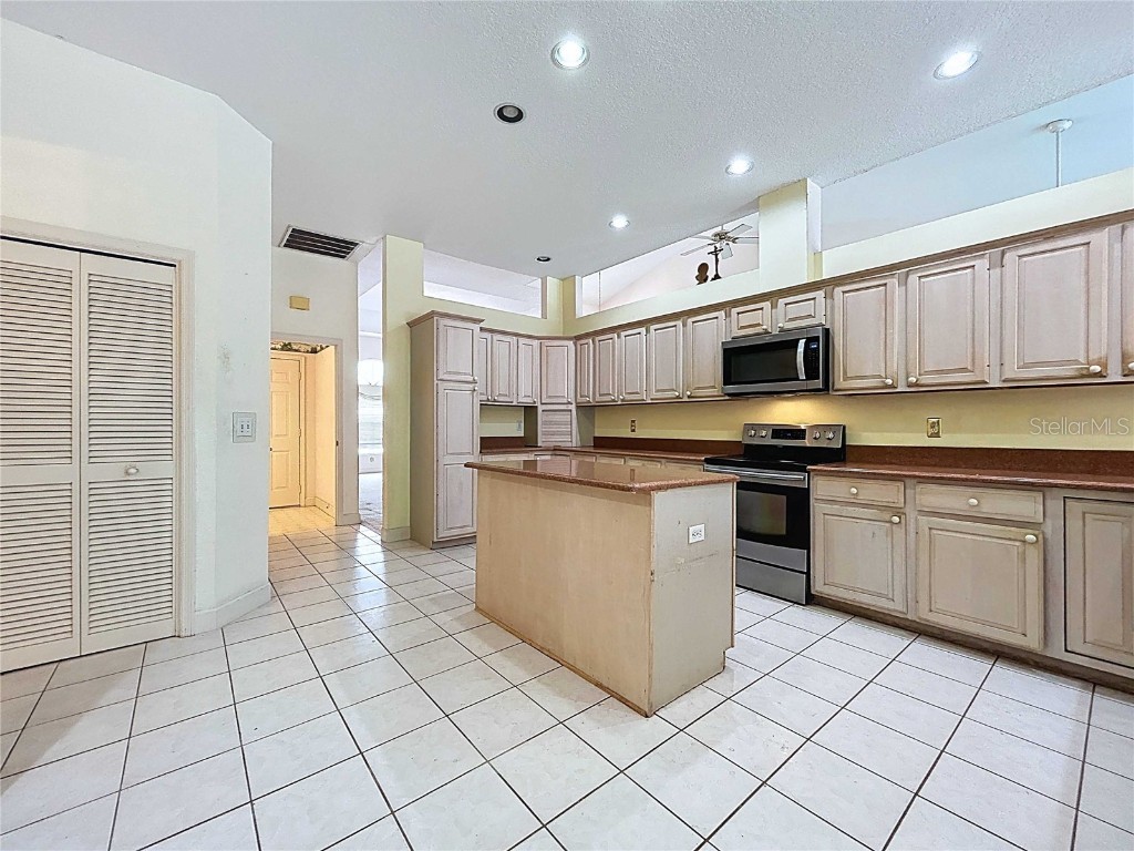 7116 Pebble Beach Lane Seminole FL 33777 - LONG BAYOU TB8422949 image44