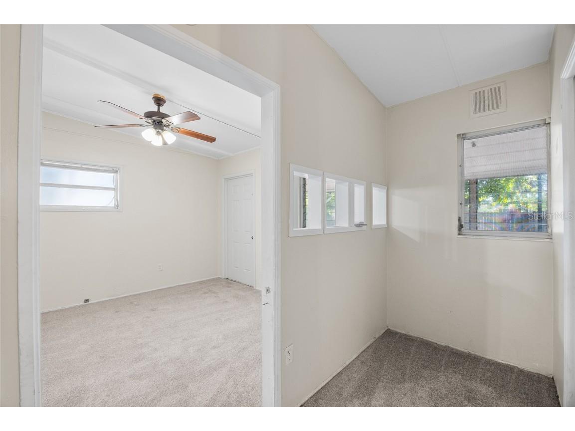 7117 15th Street N Saint Petersburg FL 33702 TB8450975 image38