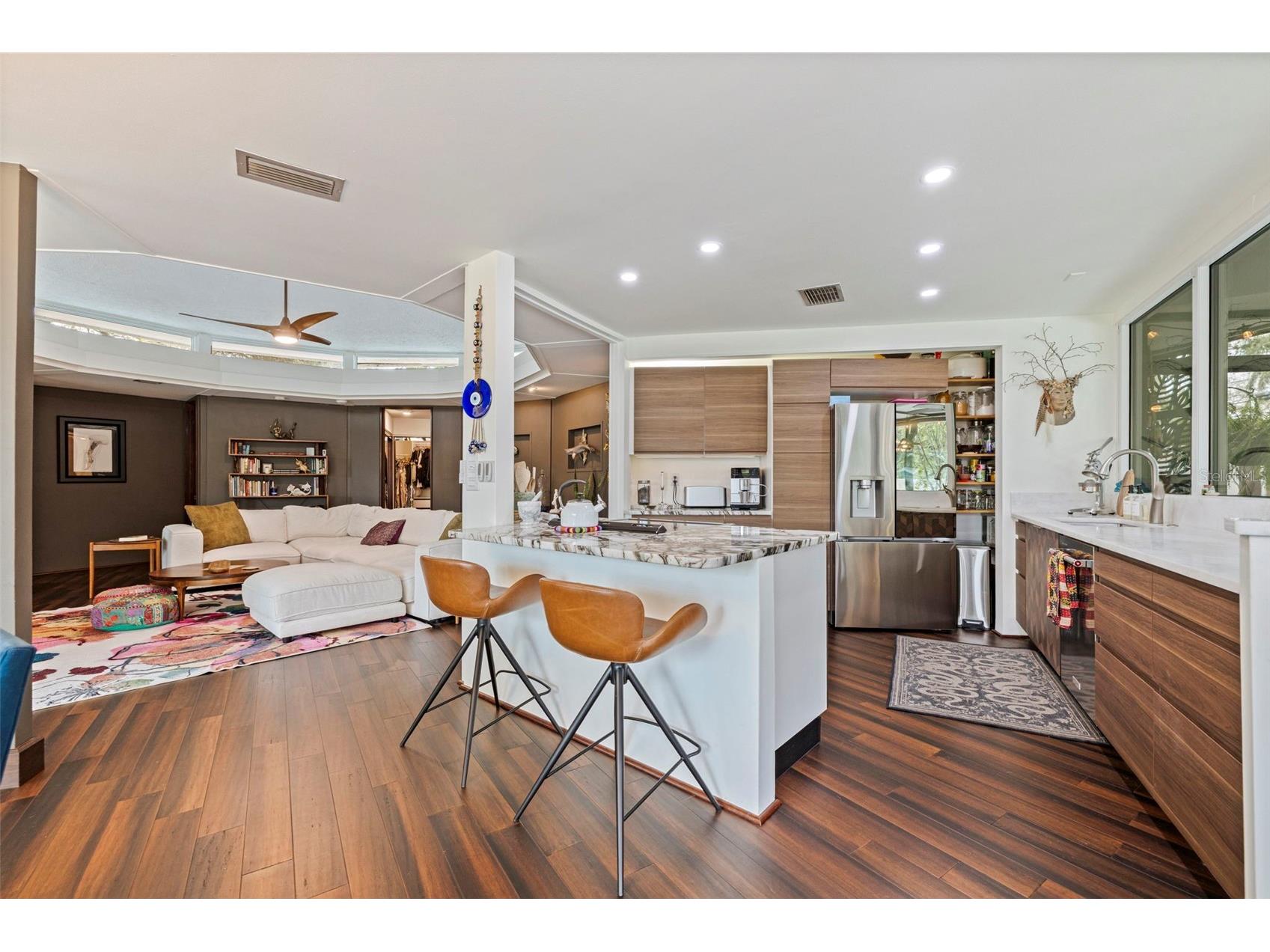 7117 Sunshine Drive S Saint Petersburg FL 33705 TB8467487 image12
