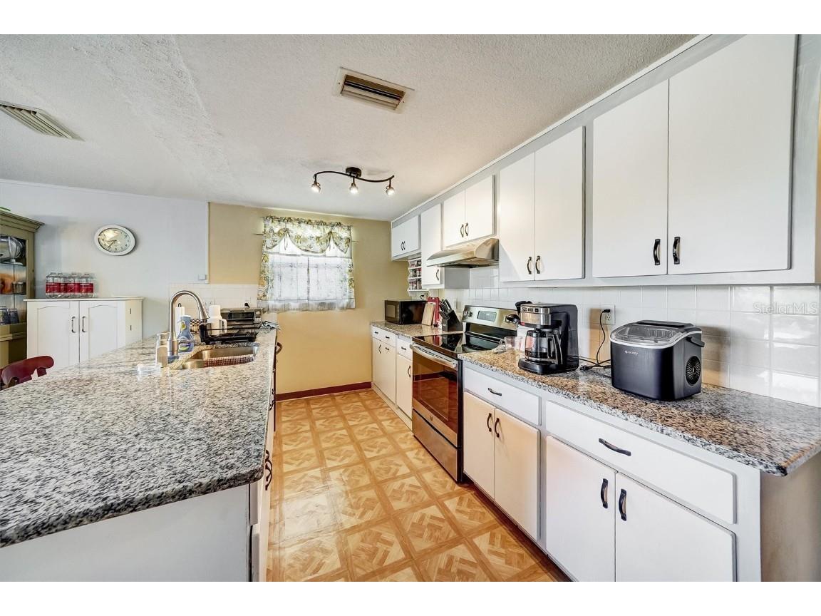 7118 Cherry Laurel Drive Port Richey FL 34668 W7876713 image7