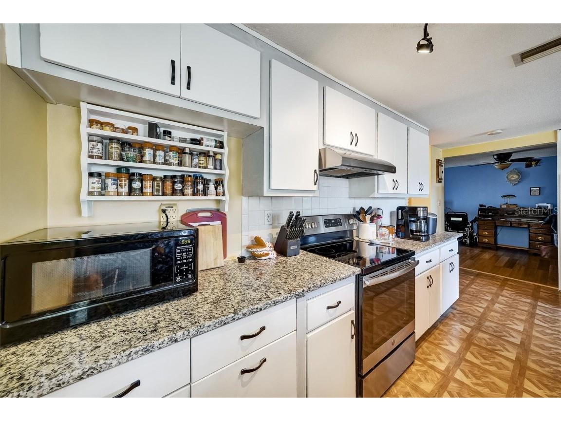 7118 Cherry Laurel Drive Port Richey FL 34668 W7876713 image9