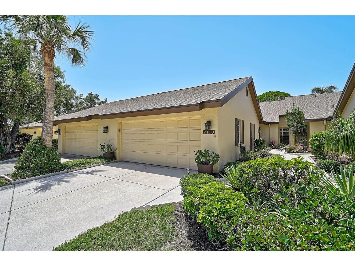 7118 Lakeside Drive #7118 Sarasota FL 34243 A4652988 image1