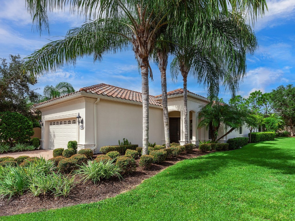 7118 Westhill Court Lakewood Ranch FL 34202 A4622633 image1