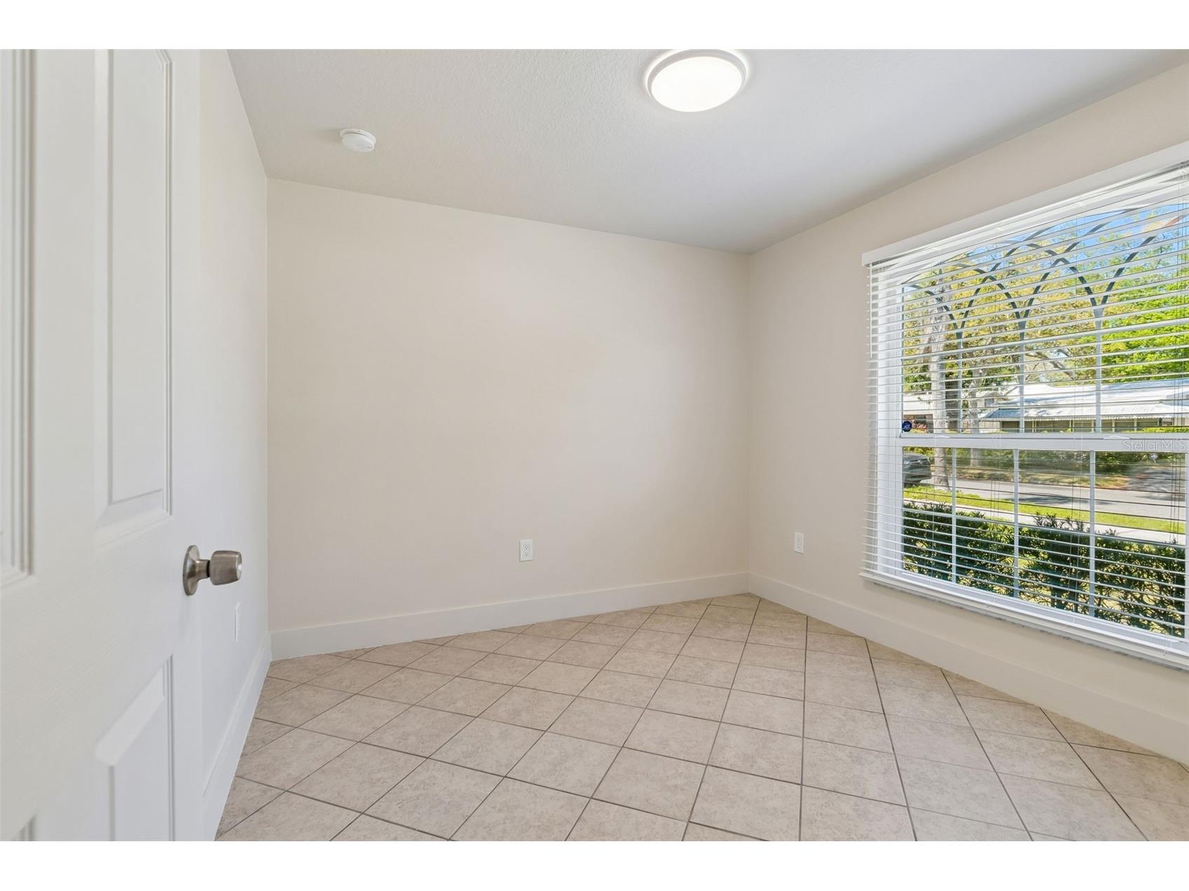 712 15th Avenue S Saint Petersburg FL 33701 TB8489083 image36