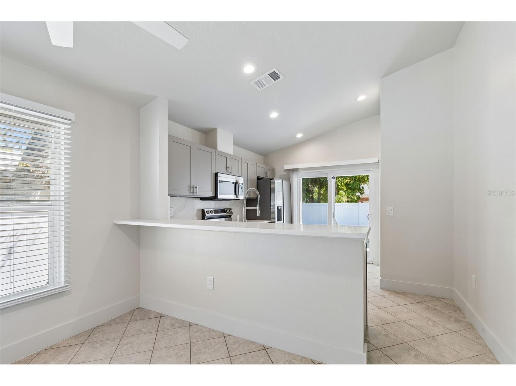 712 15th Avenue S Saint Petersburg FL 33701 TB8489083 image41