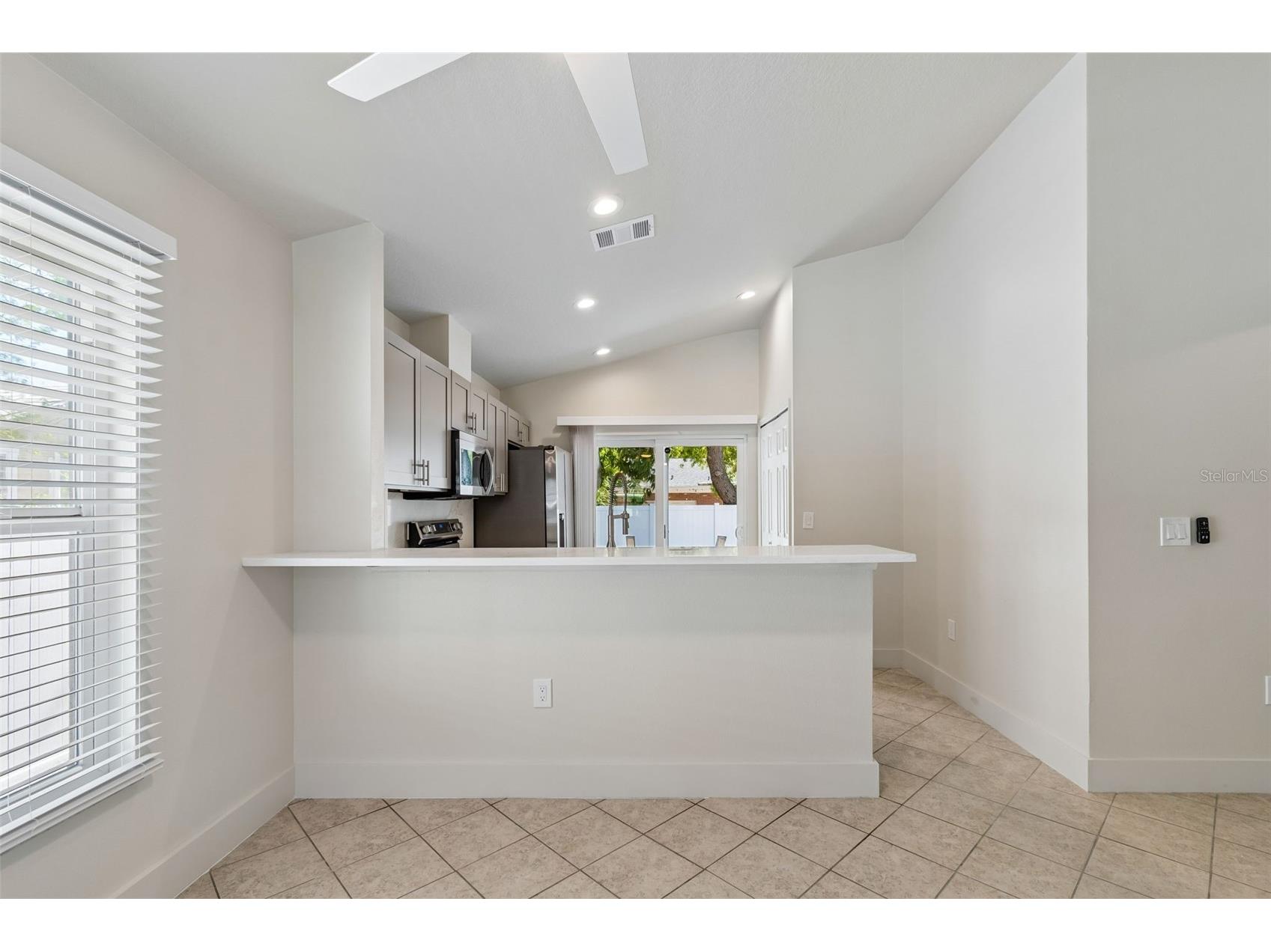 712 15th Avenue S Saint Petersburg FL 33701 TB8489083 image42