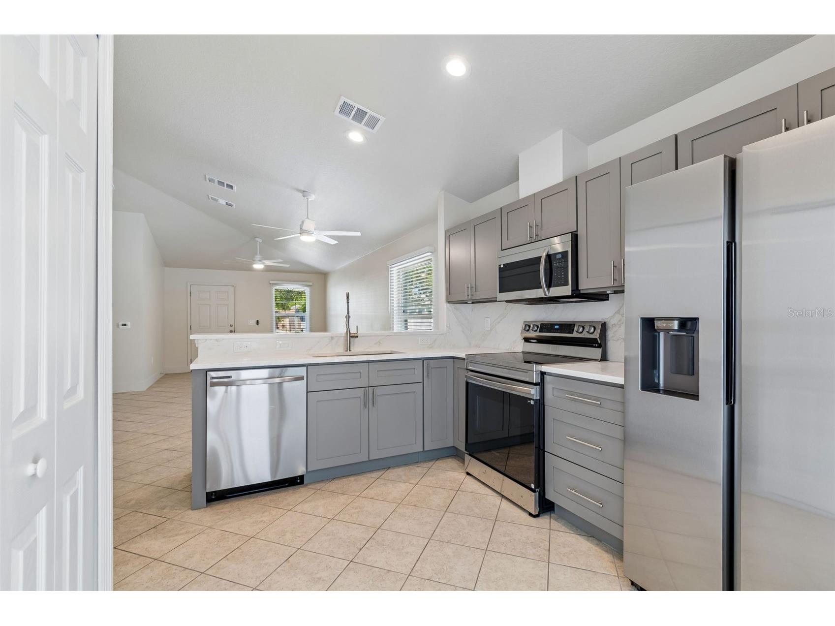 712 15th Avenue S Saint Petersburg FL 33701 TB8489083 image49